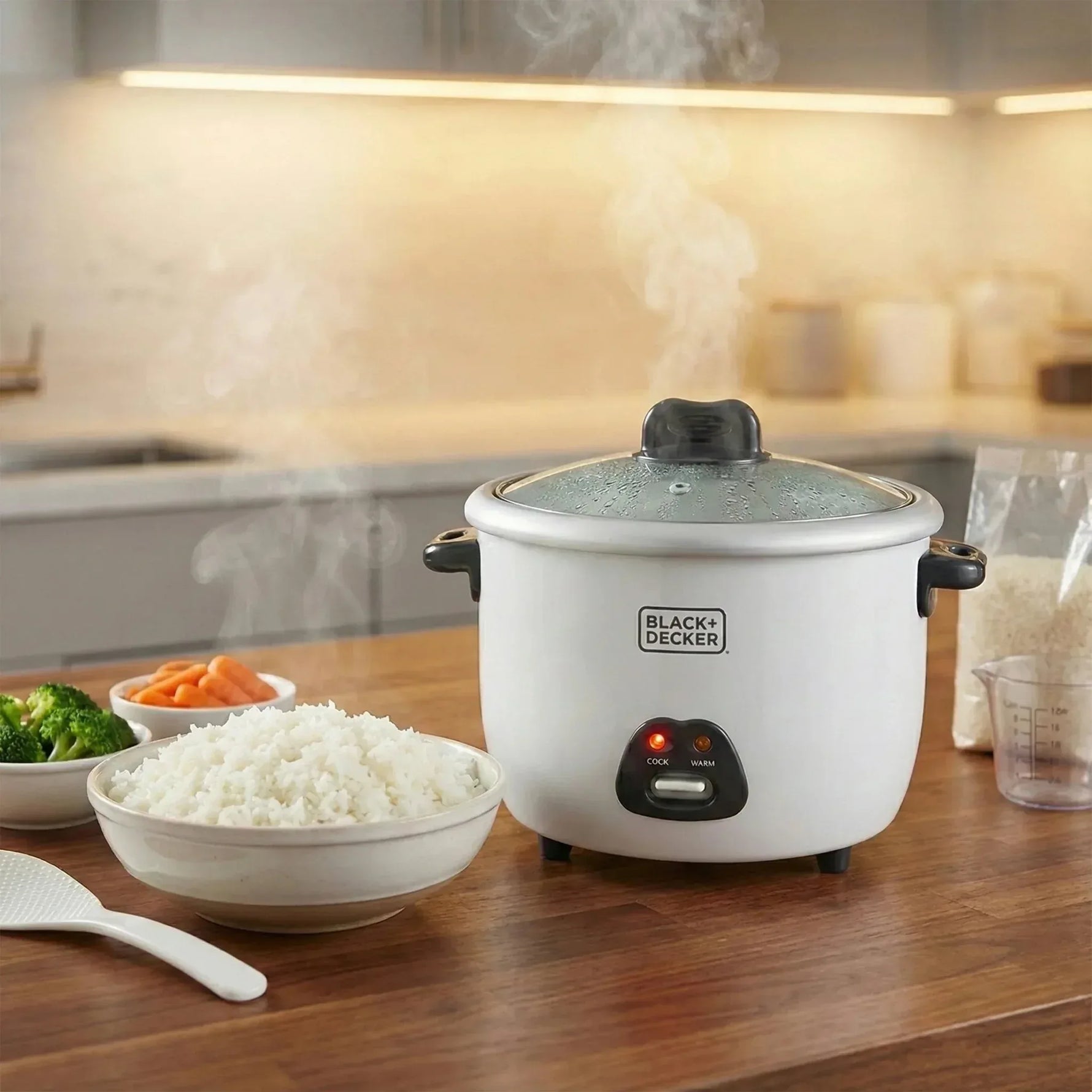 حلة أرز كهربائية بلاك آند ديكر - 1.8 لتر (10 أكواب)، 700 واط، RC1850 - Blanco