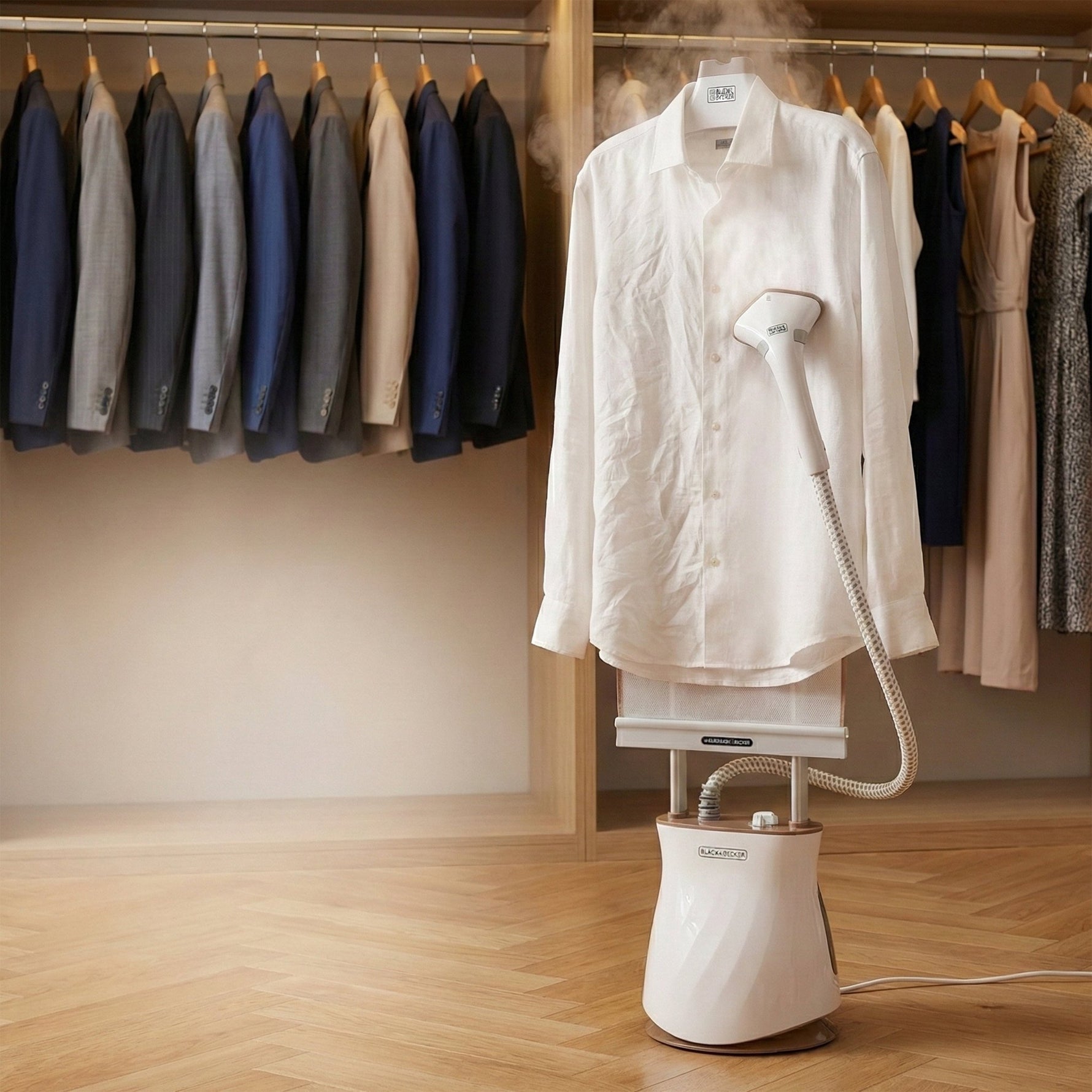 مكواة بخار عمودية بلاك آند ديكر 2400 وات، GST2400 - B5 - Blanco