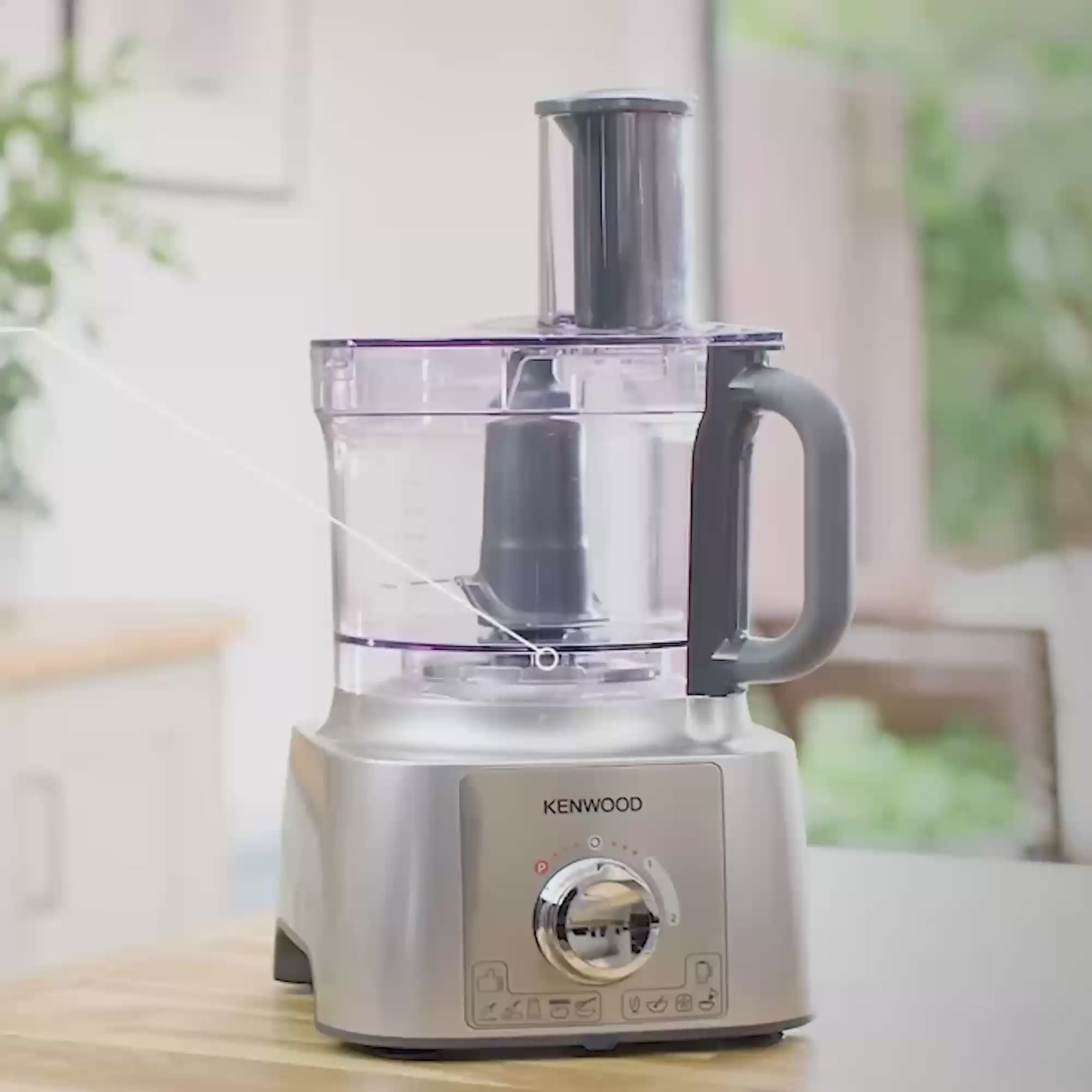 FDP65.880SI - محضر طعام كينوود 1000 وات ، أداء قوي ومهام متعددة في جهاز واحد